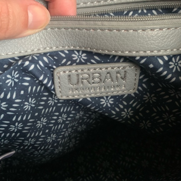 Urban Expressions Chain Detail Bag - Picture 10 of 11